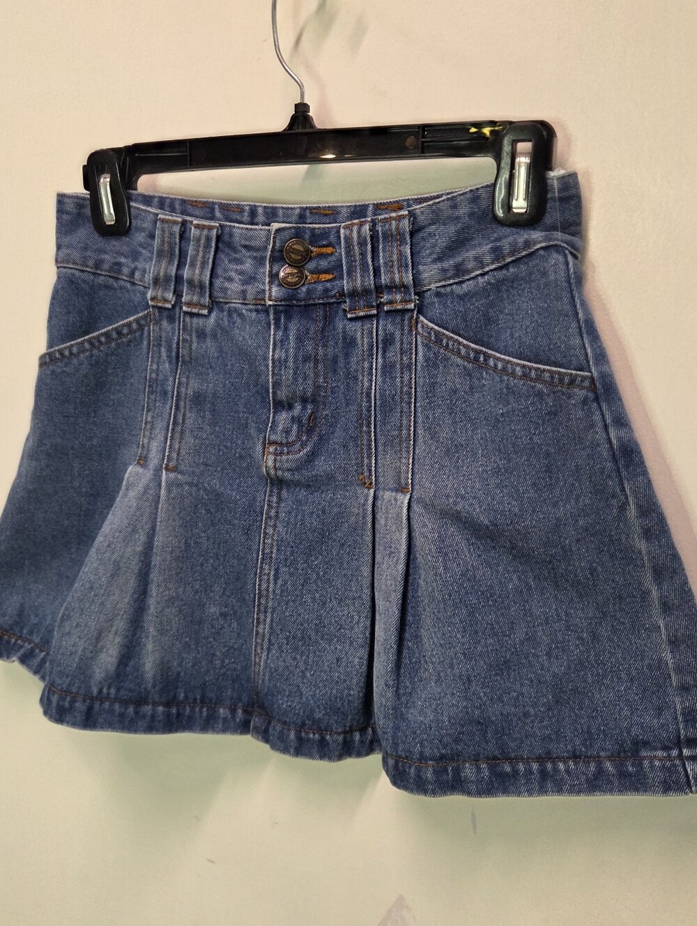 Vintage Y2K Cherokee Pleated Denim Mini Skirt Double Button Medium Wash